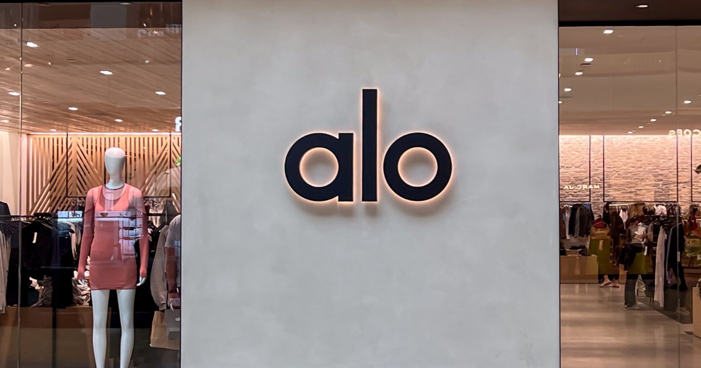 Alo Yoga : que valent vraiment ces ensembles à plus de 200 € portés par les Kardashian ? Tests et avis sans filtre