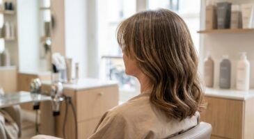 Cheveux : après 40 ans, cette coupe au carré rajeunit tout le visage, et sera la plus tendance en 2026 (testée et validée !)