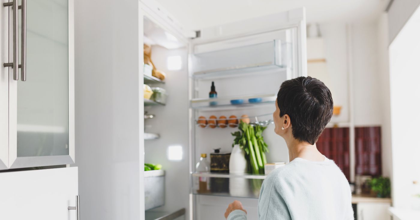 Cette erreur de ménage courante rend votre frigo plus sale… et met vos aliments en danger sans que vous le sachiez