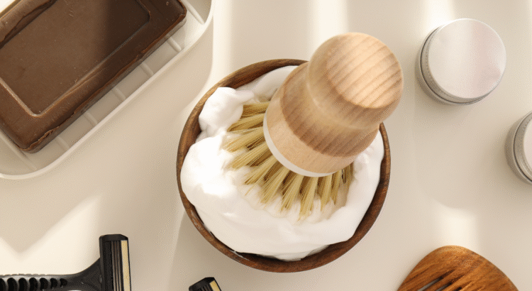 Mousse à raser : 5 usages ménagers bluffants que vous ignorez sans doute