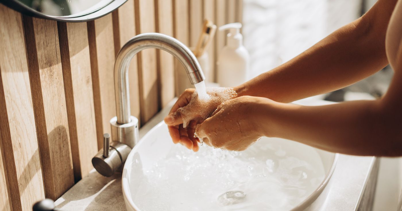 « Recommandé par un dermatologue pour soigner… » : ce savon cartonne, et les avis sont unanimes