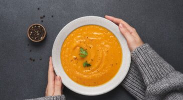 Ces soupes d’hiver, plébiscitées par les nutritionnistes, sont idéales le soir (mais la plus saine n’est pas celle qu’on croit)