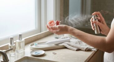 Tendances beauté 2026 qui vont tout changer : ce parfum de niche et ce soin dentaire anti-âge vont s&rsquo;imposer dès janvier