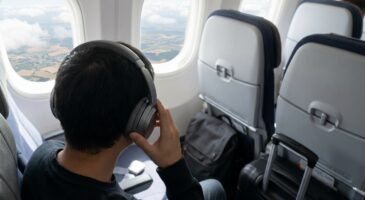 Ce nouvel accessoire audio que j’ai testé en avion cache un détail qui peut ruiner vos voyages