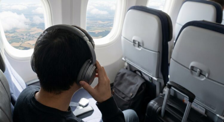 Ce nouvel accessoire audio que j’ai testé en avion cache un détail qui peut ruiner vos voyages