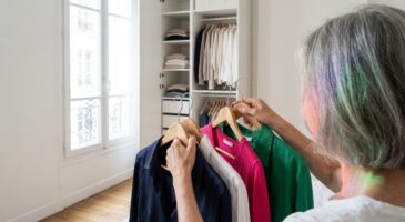 Cheveux gris assumés : ces 10 couleurs de vêtements qui illuminent ton teint (et remplacent celles qui te donnent mauvaise mine)