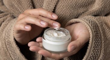 Le secret de la « glass skin » n&rsquo;est pas dans un pot de crème (cette habitude coréenne change tout)