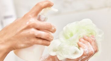 Ce gel douche de supermarché à 2€ a la même composition que ce best-seller de parapharmacie à 15€