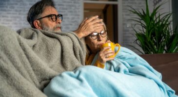 Grippe hivernale : ces 3 produits simples à avoir chez soi évitent bien des galères quand la fièvre tombe un soir