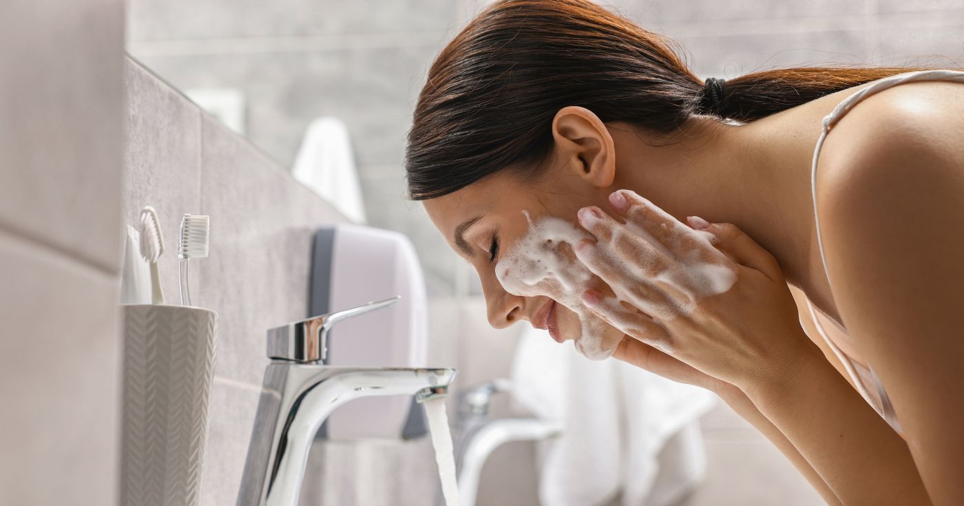 Anti-acné : j’ai déniché cette mousse nettoyante pour le visage à New York, elle est notée 5/5 et a éliminé toutes mes imperfections en 7 jours (sans ordonnance et dispo sur Amazon)