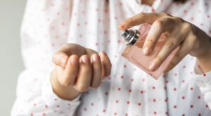 Parfums Adopt : Black Opium ou La Vie est Belle ? On vous dévoile la liste secrète des dupes