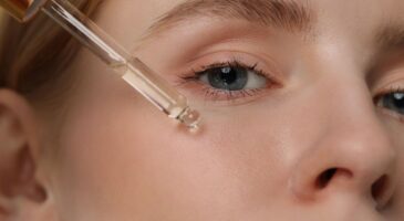 Oubliez le collagène en pot, cet ingrédient à 3€ est le seul qui force votre peau à en produire