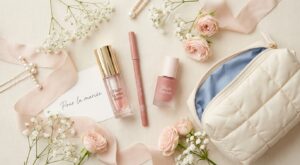 Ce coffret lèvres-joues Rare Beauty, ignoré après le mariage de Selena Gomez, risque de dominer les tendances maquillage 2026