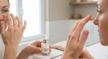 Ce sérum anti-rides DERMAWORKS agit en 2 minutes sur le regard fatigué : celles qui l&rsquo;ont testé sont bluffées par le résultat