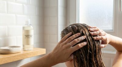 Ce shampoing lavant nouvelle génération sauve les cuirs chevelus sensibles : notre sélection et les erreurs à éviter