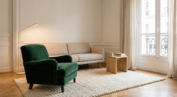 Ce siège dans le salon change plus votre déco que le canapé : voici comment le choisir pour donner enfin du caractère chez vous