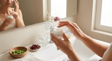 Ces rides naissantes à 30 ans m&rsquo;ont fait adopter cette crème anti-âge 99 % naturelle notée 100/100 sur Yuka pour de bon