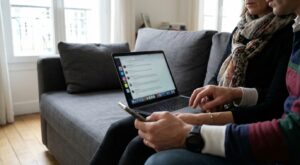 Iris Mittenaere et Antoine Dupont : cette campagne de haine en ligne et la plainte choc qui ont bouleversé leur début d&rsquo;histoire