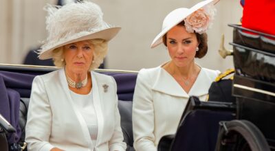 Regard après 60 ans : ce soin discret autour du regard change tout et évite le bistouri, comme le démontre la Reine Camilla