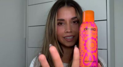 Amika : ce nouveau soin en spray a métamorphosé mes cheveux secs en 2 minutes chrono (le résultat est magique !)