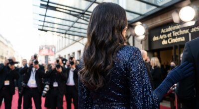 Avec plus de 560 000 recherches, cette coiffure de Kylie Jenner balaie le chignon de soirée et se fait en quelques minutes