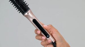 Cheveux bouclés et abîmés : cette nouveauté Babyliss rend les longueurs plus douces que la soie en 5 min (et j&rsquo;ai été choquée du résultat !)
