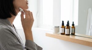 Ce mini-accessoire pour le visage qui affole TikTok promet de dégonfler le « visage cortisol » en minutes… mais à une condition