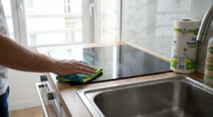 Ce papier jetable que vous utilisez tous les jours ruine 10 surfaces chez vous et vous fait gaspiller plus de 80 € par an