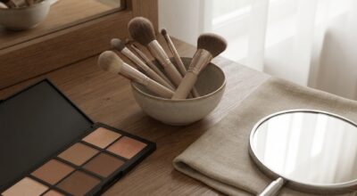 Ce trait du visage vous complexe : 4 astuces beauté pour l&rsquo;améliorer sans chirurgie (et le faire oublier au premier regard)