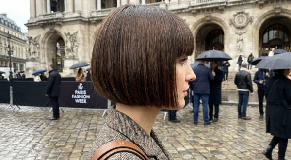 Cette coupe ultra structurée de Bella Hadid façon Posh Spice affole les coiffeurs : pourquoi ils redoutent que vous l’adoptiez