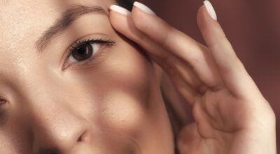 Vendu en pharmacie : ce soin japonais Curél pour le contour des yeux est validé par les dermatos et le must-have de l&rsquo;été 2026