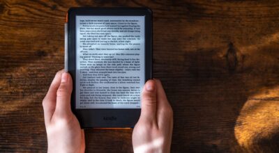 Liseuse : les vendeurs vous cachent souvent ce détail crucial sur la Kindle, les réflexes indispensables avant de l&rsquo;acheter