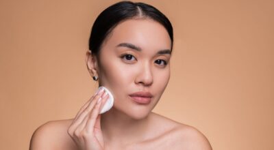 Ce secret venu du Japon pour un teint naturel : une pro Armani révèle 4 gestes qui changent tout (c&rsquo;est bluffant !)