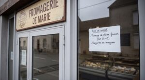 Rappel conso : ce fromage blanc en faisselle vendu en vrac dans votre frigo peut provoquer de violents vomissements