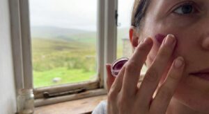 Voici la tendance pour les joues inspirée de Margot Robbie qui affole TikTok et change votre teint en 2 minutes ce printemps