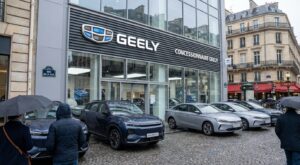 Vous roulez peut‑être déjà avec Geely : ce géant chinois arrive en France et va bousculer le marché des SUV électrifiés