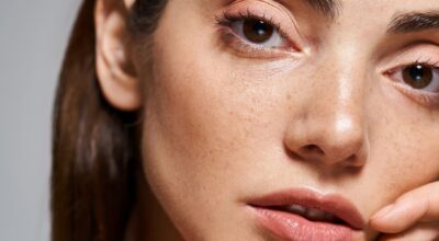 Vendu chez Sephora : on a testé le stick SPF 50+ Beauty of Joseon par-dessus le maquillage, le résultat est bluffant !