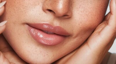 Noté excellent sur Yuka : fini les injections, ce soin lèvres anti‑âge clean est un vrai booster