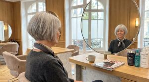 Ce carré granny-core 2026 que Zendaya adore : pourquoi le « granny bob » sublime vos cheveux fins sans passer par le brushing