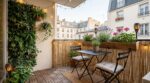 Ce mini extérieur d&rsquo;appartement que vous ignorez peut devenir un vrai salon : 12 idées futées pour le transformer dès ce week-end