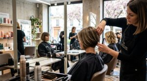 L&rsquo;erreur fatale que l&rsquo;on fait toutes quand on veut tout couper, cette coupe courte métamorphose les cheveux fins et change totalement la forme du visage