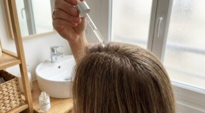 Ce soin The Ordinary sans rinçage épaissit les cheveux fins (si vous changez enfin ce geste sur votre cuir chevelu)