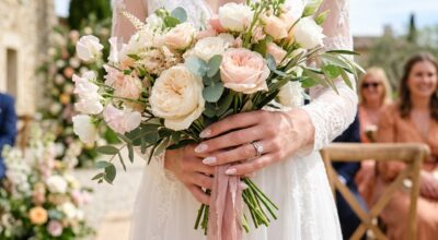 Cette manucure inspirée des robes de mariée affole Pinterest : les futures mariées 2026 ne jurent plus que par ce nail art