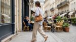 Chaque française chic les connaît : ces 8 pièces mode minimalistes transforment une tenue basique en look très cher sans exploser le budget