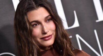 Hailey Bieber à Coachella : sa coupe de cheveux longue et ultra-dégradée devient la tendance capillaire de l’été 2026