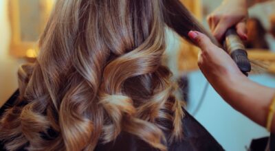 Lisseur cheveux : avez-vous remarqué cette fonction secrète sur votre votre nouveau GHD Jelly ? Elle peut vous sauver le matin !