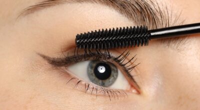 Été 2026 : ces indispensables waterproof pour les yeux sensibles qui résistent à tout (et l&rsquo;erreur à éviter absolument)