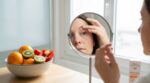 Paupières qui s'affaissent soudainement : le manque de cette vitamine pourrait être en cause