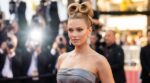 À Cannes, Bella Hadid s’affiche avec cette coiffure effet lifting que vous verrez partout cet été sans bistouri