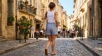 Canicule 2026 : si votre short en jean vous étouffe, cette pièce Uniqlo à moins de 30 € va changer vos looks d’été en une journée